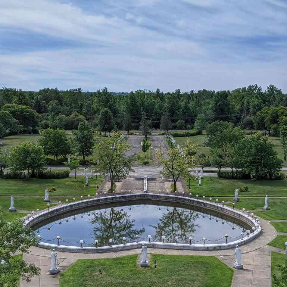 Basilica of the National Shrine of Our Lady of Fatima pool