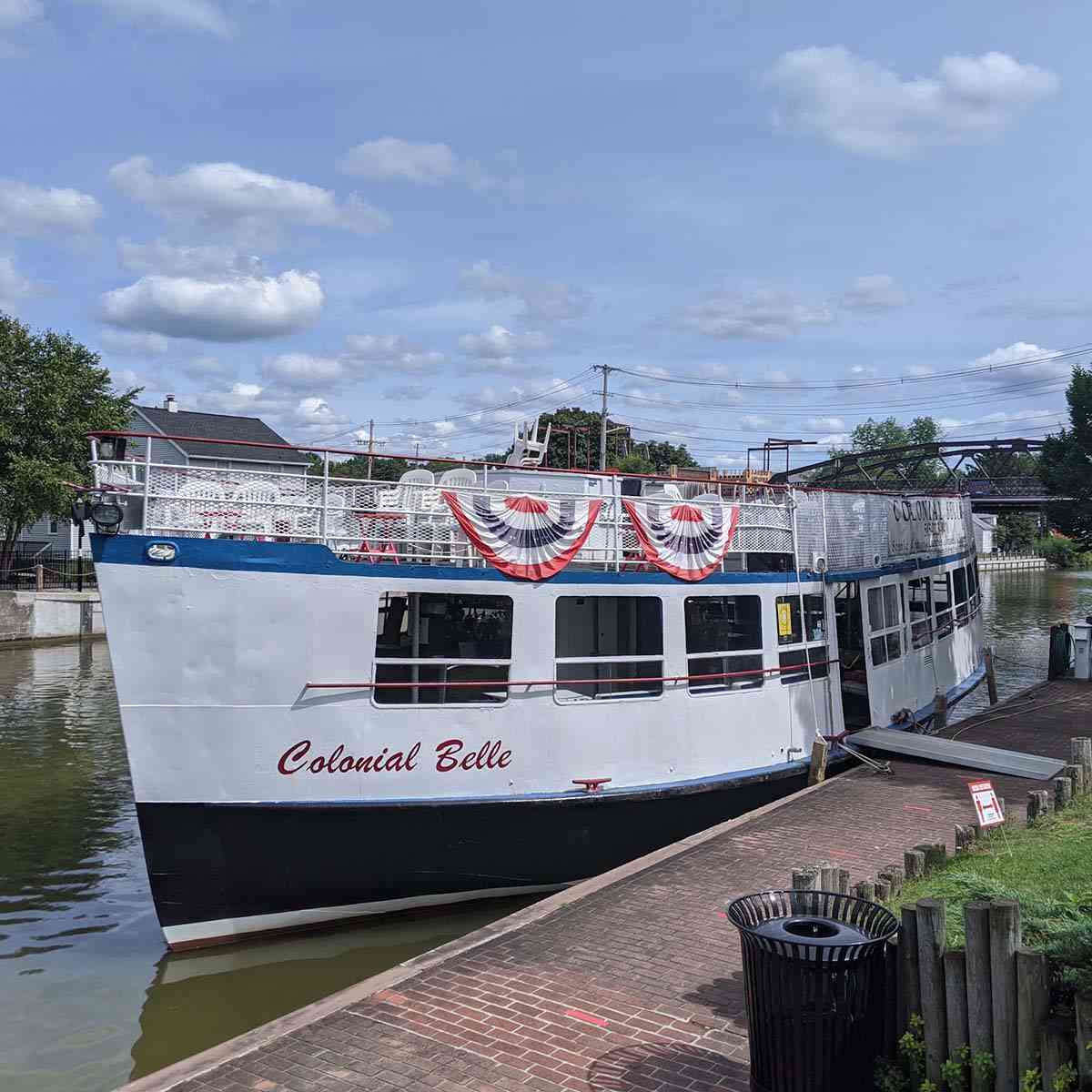 Colonial Belle vessel entrance