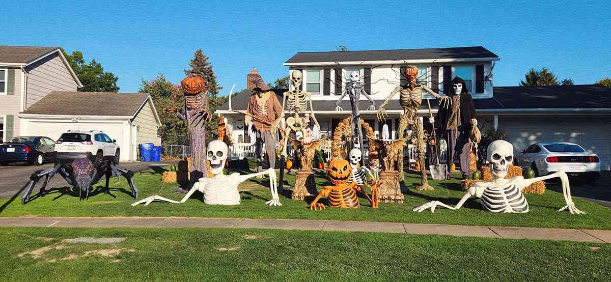 Halloween display Roxwood Drive Greece