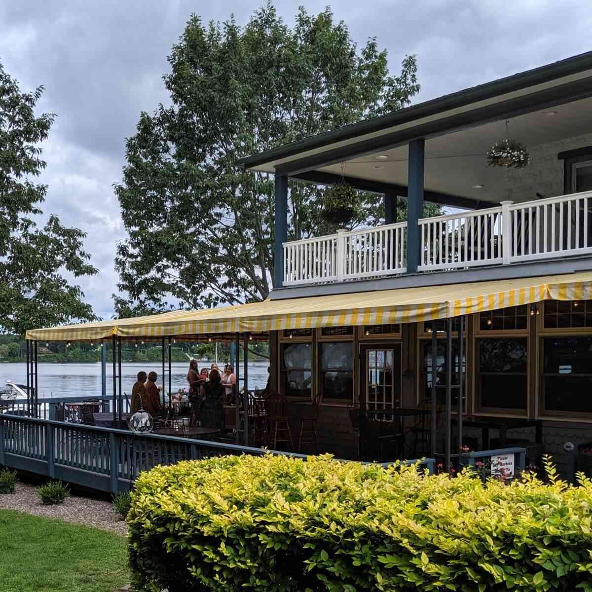 Pleasant Beach Hotel side